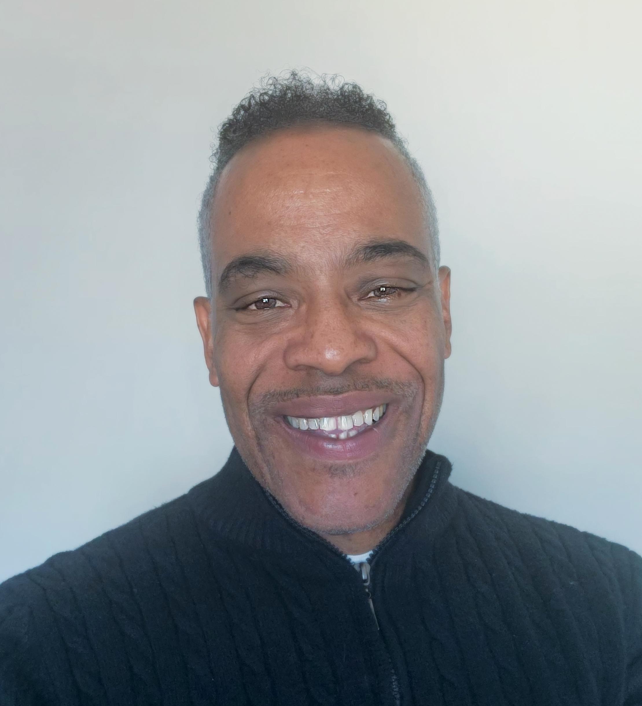 Carl Sills Professional Headshot